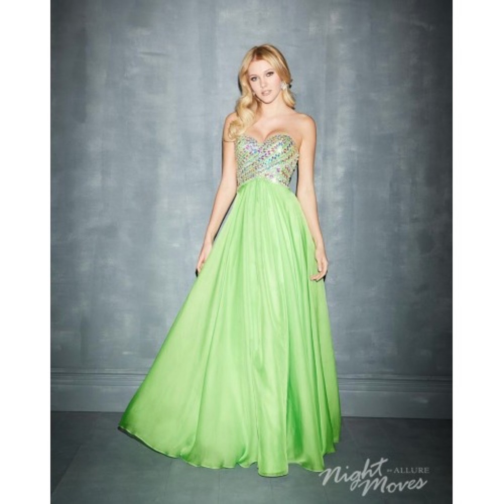 Night Moves Apple Green A-Line Beaded Prom Dress Style 7006 NWT